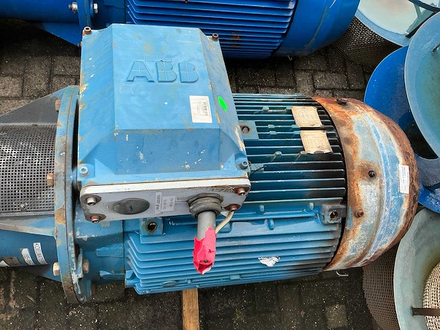 2004 gruppo aturia bg601 681 koelwaterpomp - afbeelding 5 van  9