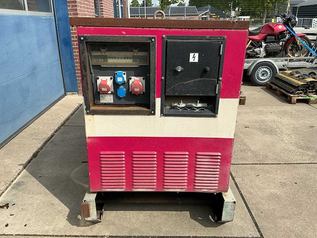 2004 ingersoll rand g16 aggregaat 15kva - afbeelding 20 van  23
