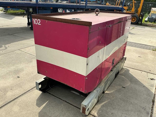 2004 ingersoll rand g16 aggregaat 15kva - afbeelding 18 van  23