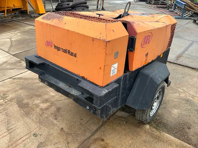 2004 ingersoll-rand r1090fz41 compressoraanhangwagen - afbeelding 6 van  13