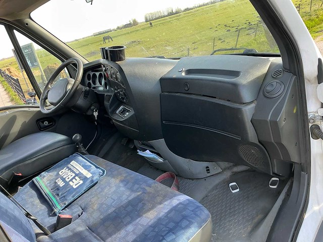 2004 iveco daily 40c13 375 bedrijfswagen - afbeelding 11 van  25