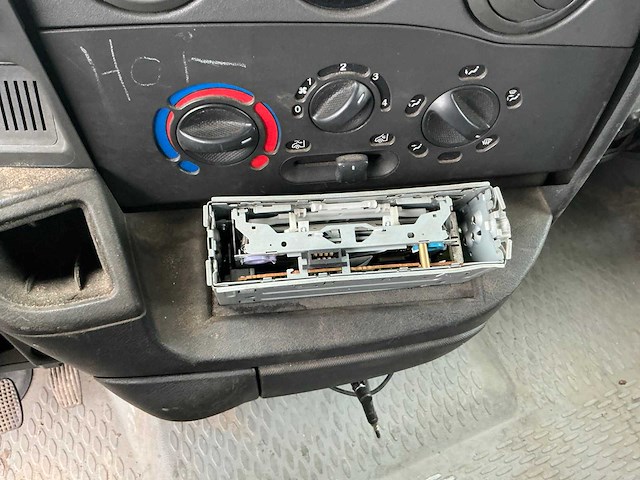 2004 iveco daily bedrijfswagen - afbeelding 15 van  47