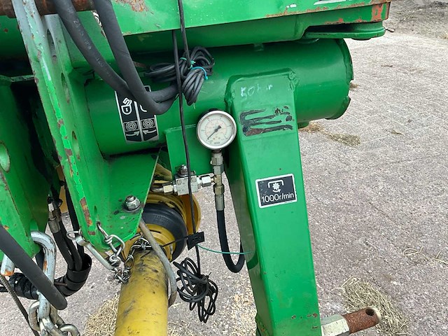 2004 john deere 331 achtermaaier met kneuzer - afbeelding 10 van  19