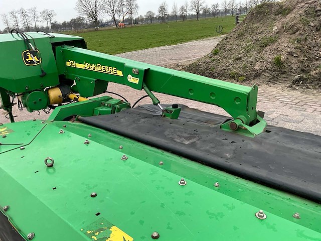 2004 john deere 331 achtermaaier met kneuzer - afbeelding 15 van  19