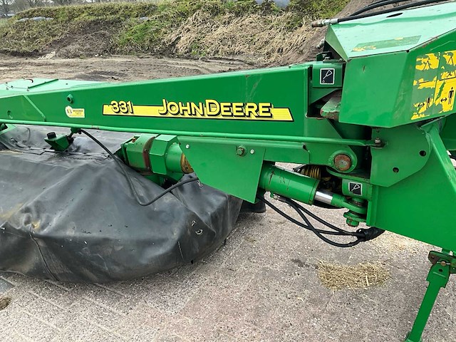 2004 john deere 331 achtermaaier met kneuzer - afbeelding 2 van  14