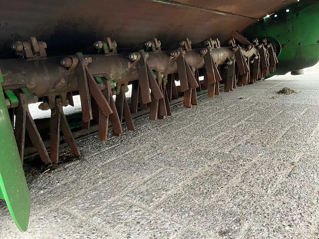 2004 john deere 331 achtermaaier met kneuzer - afbeelding 7 van  14