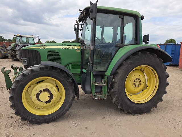 2004 john deere 6220 vierwielaangedreven landbouwtractor - afbeelding 1 van  11