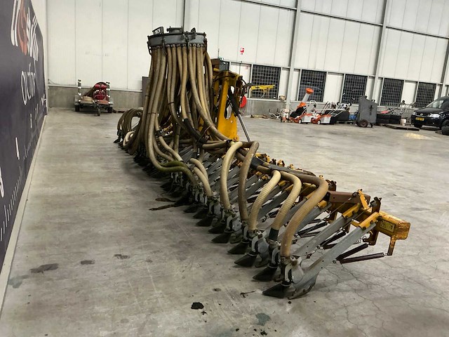 2004 joskin 6880/32mah akker- en graslandbemester - afbeelding 9 van  14