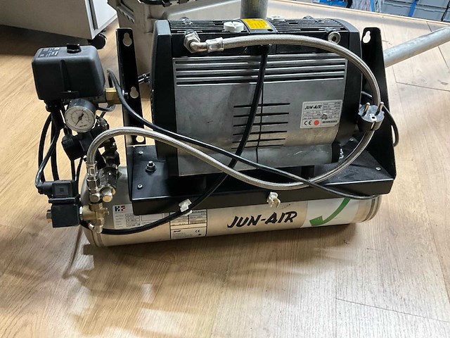 2004 jun-air of302 silent olievrije compressor - afbeelding 2 van  7