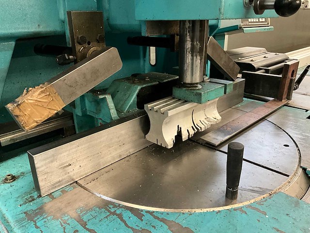 2004 kaltenbach kks 450 e halfautomatische afkortcirkelzaagmachine - afbeelding 5 van  14