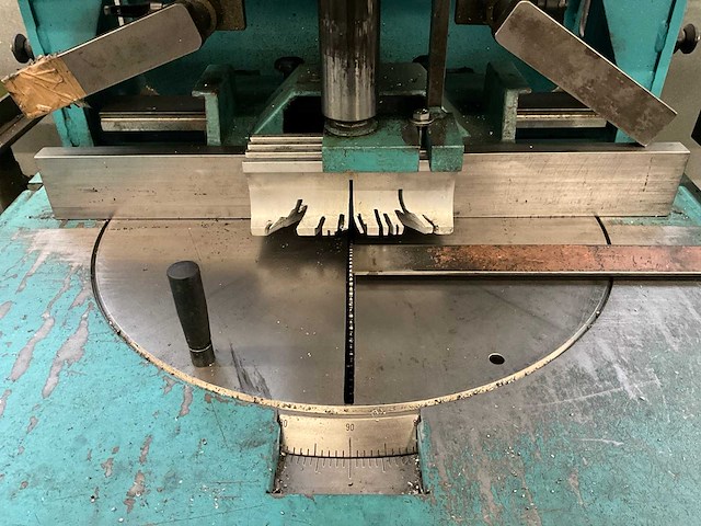 2004 kaltenbach kks 450 e halfautomatische afkortcirkelzaagmachine - afbeelding 7 van  14