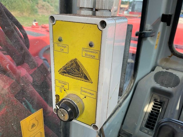 2004 kobelco sk210lc-6e rupsgraafmachine - afbeelding 14 van  21