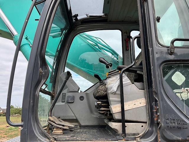 2004 kobelco sk330nlc-6e rupsgraafmachine - afbeelding 10 van  44
