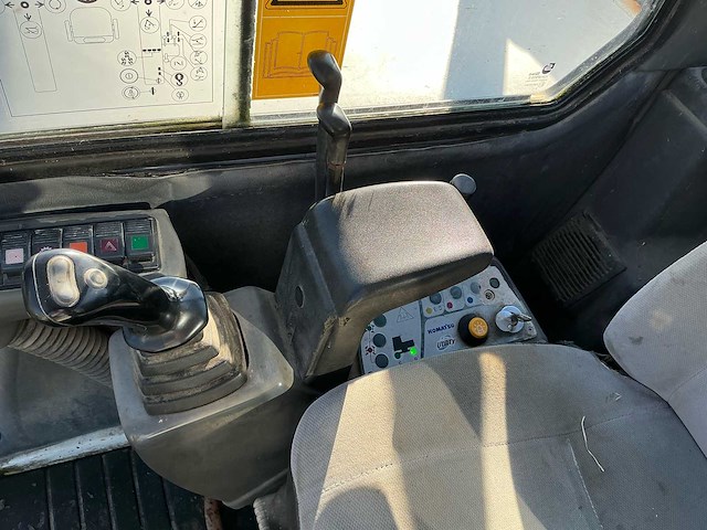 2004 komatsu pw95 banden graafmachine - afbeelding 7 van  21