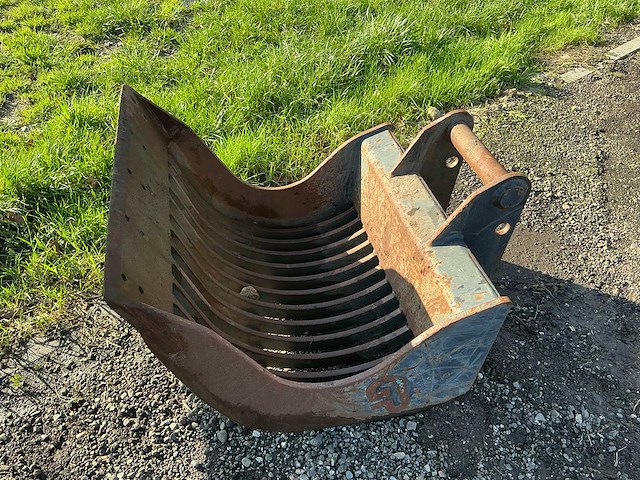 2004 komatsu pw95 banden graafmachine - afbeelding 11 van  21