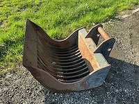 2004 komatsu pw95 banden graafmachine - afbeelding 11 van  21