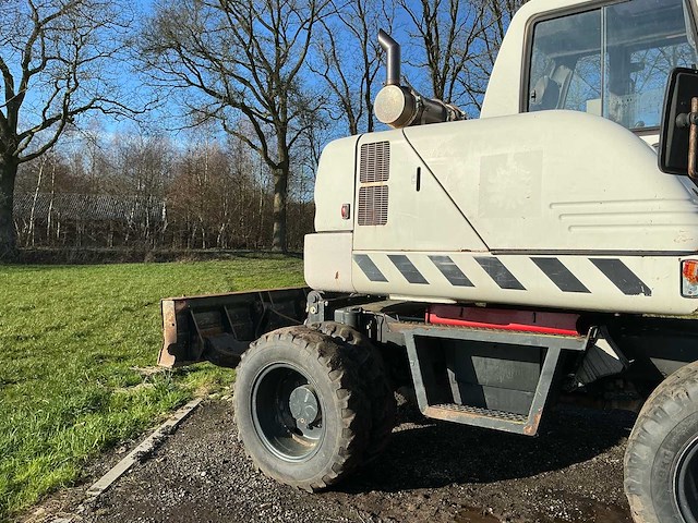 2004 komatsu pw95 banden graafmachine - afbeelding 14 van  21