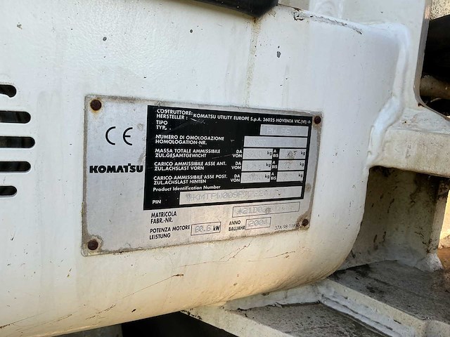 2004 komatsu pw95 banden graafmachine - afbeelding 19 van  21