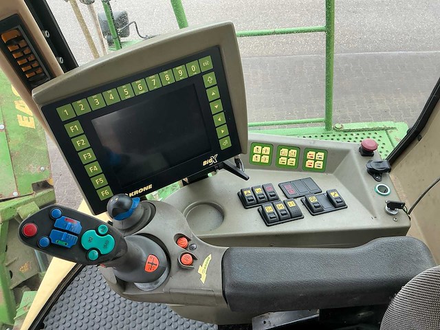 2004 krone big x v8 veldhakselaar - afbeelding 38 van  48