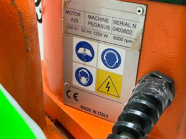 2004 künzle & tasin pegasus kantenschuurmachine 300mm - afbeelding 3 van  5