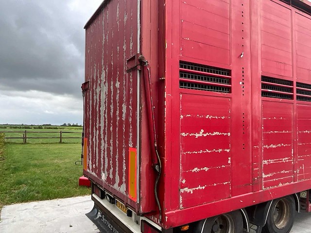 2004 kwb 3-assige veetrailer / veewagen - afbeelding 9 van  27