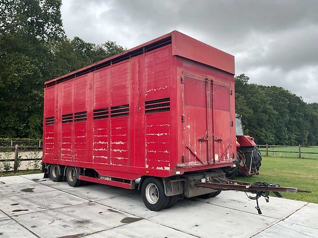 2004 kwb 3-assige veetrailer / veewagen - afbeelding 1 van  9