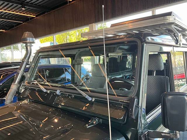 2004 land rover defender 2.5 td5 sw 110" e personenauto - afbeelding 12 van  46