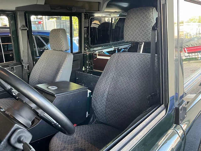 2004 land rover defender 2.5 td5 sw 110" e personenauto - afbeelding 14 van  46