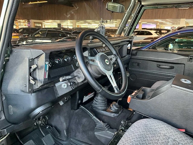 2004 land rover defender 2.5 td5 sw 110" e personenauto - afbeelding 16 van  46
