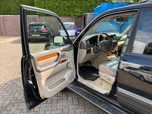 2004 lexus lx 470 personenauto - afbeelding 26 van  93