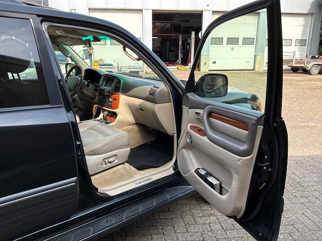 2004 lexus lx 470 personenauto - afbeelding 28 van  93