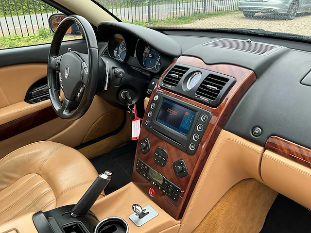 2004 maserati quattroporte 4.2 duo select personenauto - afbeelding 17 van  36