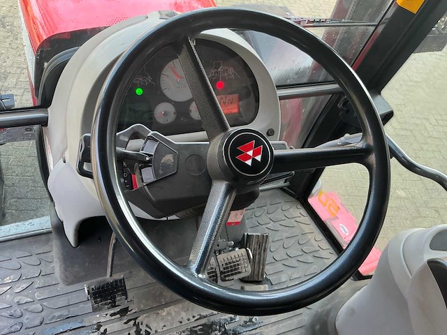 2004 massey ferguson 6470 vierwielaangedreven landbouwtractor - afbeelding 23 van  34