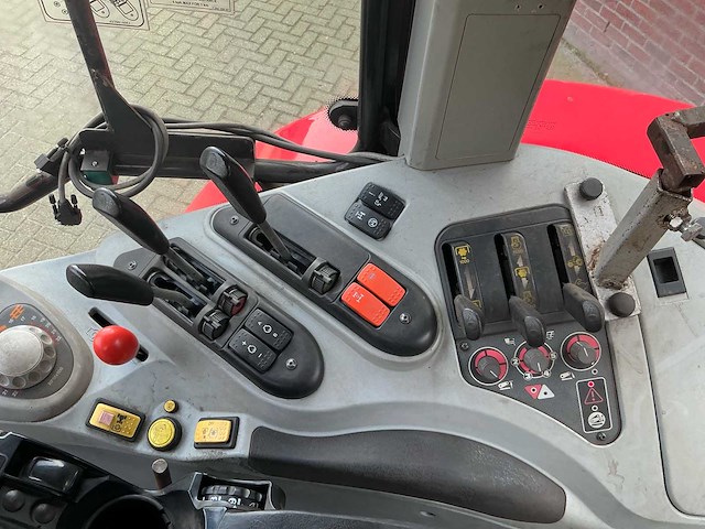 2004 massey ferguson 6470 vierwielaangedreven landbouwtractor - afbeelding 22 van  34