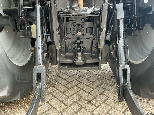 2004 massey ferguson 6480 vierwielaangedreven landbouwtractor - afbeelding 13 van  50