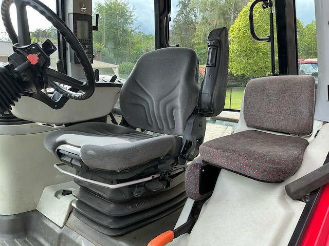 2004 massey ferguson 6480 vierwielaangedreven landbouwtractor - afbeelding 44 van  50