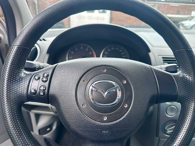 2004 mazda 2 1.4 exclusive personenauto - afbeelding 2 van  8