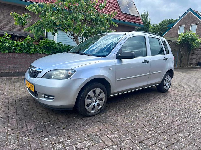 2004 mazda 2 1.4 exclusive personenauto - afbeelding 1 van  8