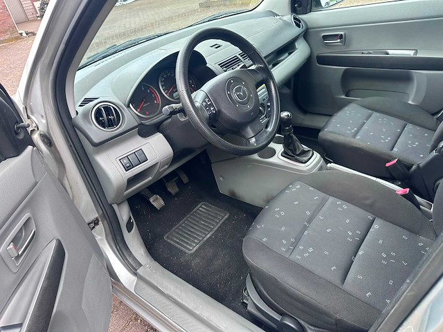 2004 mazda 2 1.4 exclusive personenauto - afbeelding 7 van  8