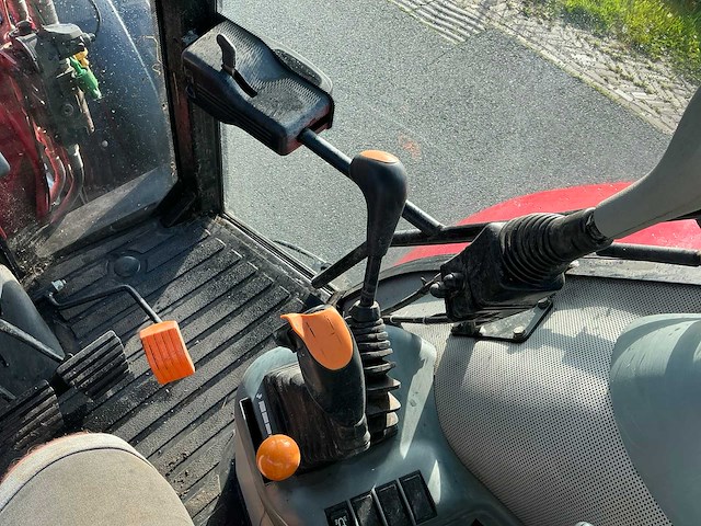 2004 mccormick cx 75 xtrashift vierwielaangedreven landbouwtractor - afbeelding 31 van  44