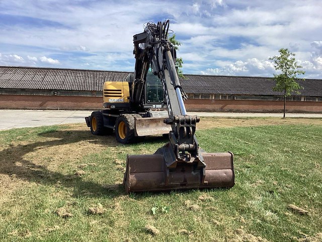 2004 mecalac 714 mw banden graafmachine - afbeelding 12 van  37