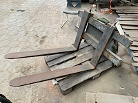 2004 mecalac vorkenbord - afbeelding 1 van  6