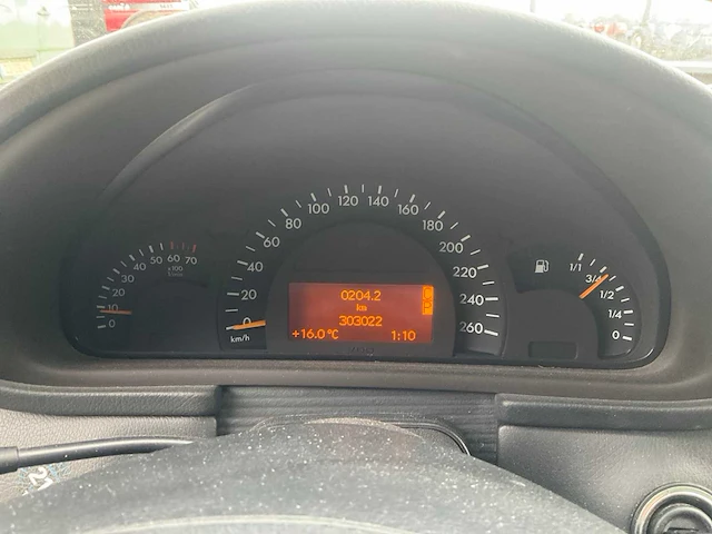 2004 mercedes-benz c-klasse combi 240 elegance personenauto - afbeelding 9 van  19