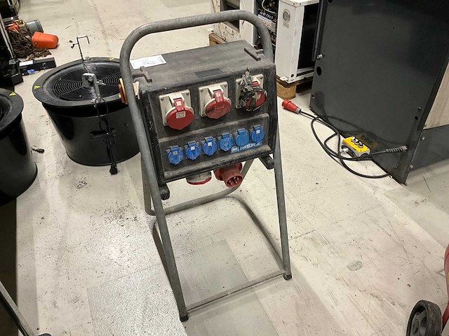 2004 merz m-svp 63/031 bouwaansluitkast - afbeelding 1 van  3