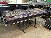 2004 midas heritage 2000 analoge mengtafel met fx rack - afbeelding 10 van  17