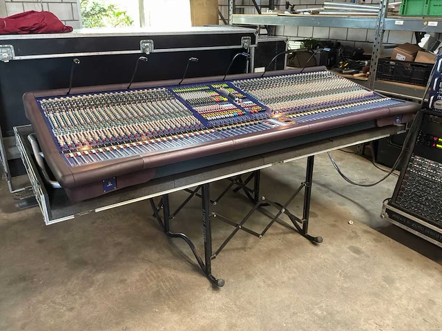 2004 midas heritage 2000 analoge mengtafel met fx rack - afbeelding 4 van  17