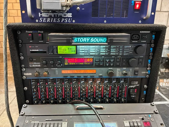 2004 midas heritage 3000 analoge mengtafel met fx rack en eq rack - afbeelding 5 van  23