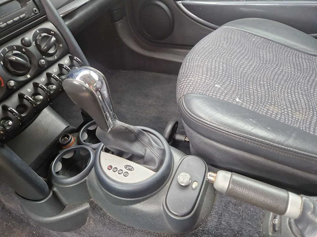2004 mini 3 deurs 1.6 cooper personenauto - afbeelding 16 van  20