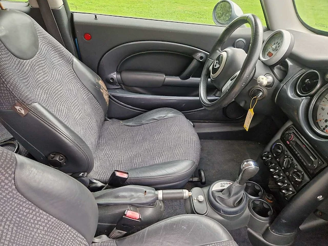 2004 mini 3 deurs 1.6 cooper personenauto - afbeelding 11 van  20