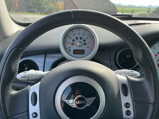 2004 mini 3-deurs 1.6 one pepper personenauto - afbeelding 20 van  38